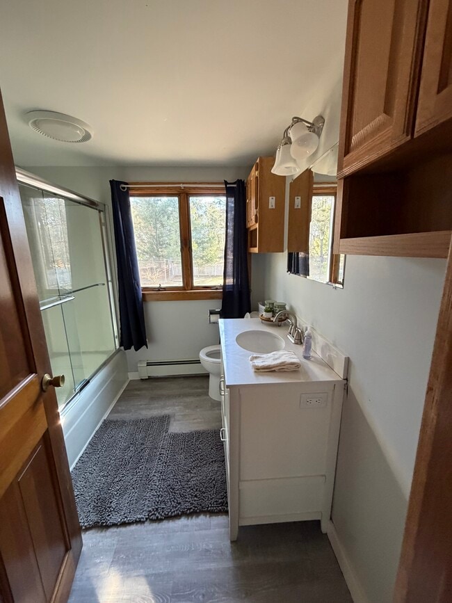 Building Photo - 10 Avery Ave