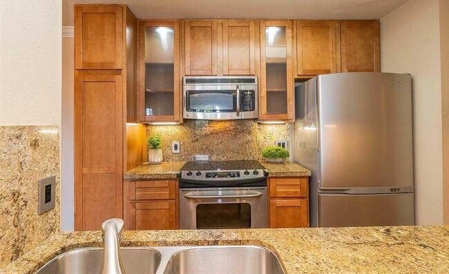 Building Photo - 665 Dartmore Ln