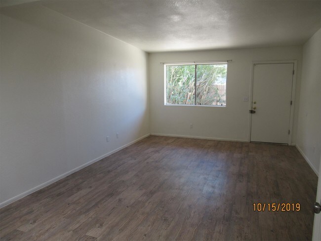 Foto del edificio - 3451 E Presidio Rd