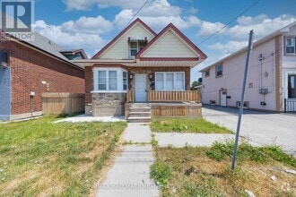 Building Photo - 559 Ritson Rd S