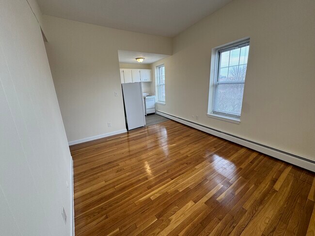 Foto del edificio - 164 North Beacon St