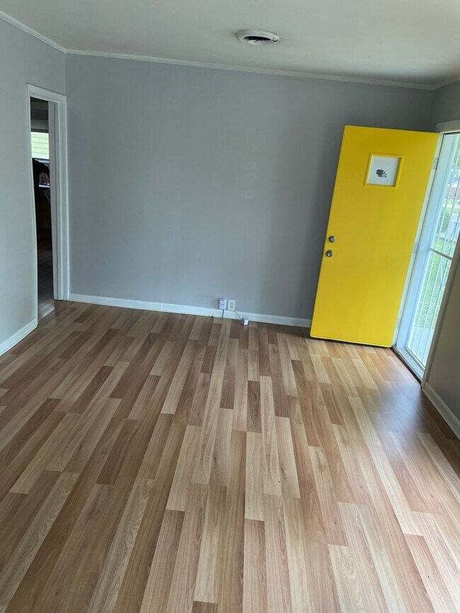 Building Photo - Cozy Cottage in Waverly Belmont Neighborho...