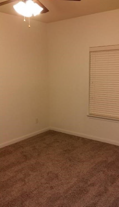 Building Photo - 2306 Breezy Dr