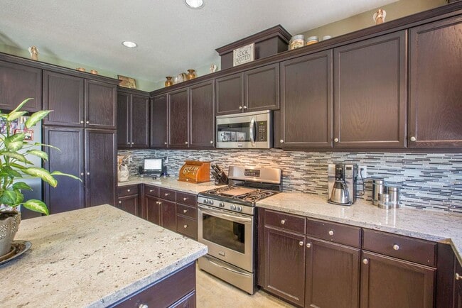 Building Photo - 5566 Frenchpark Ct
