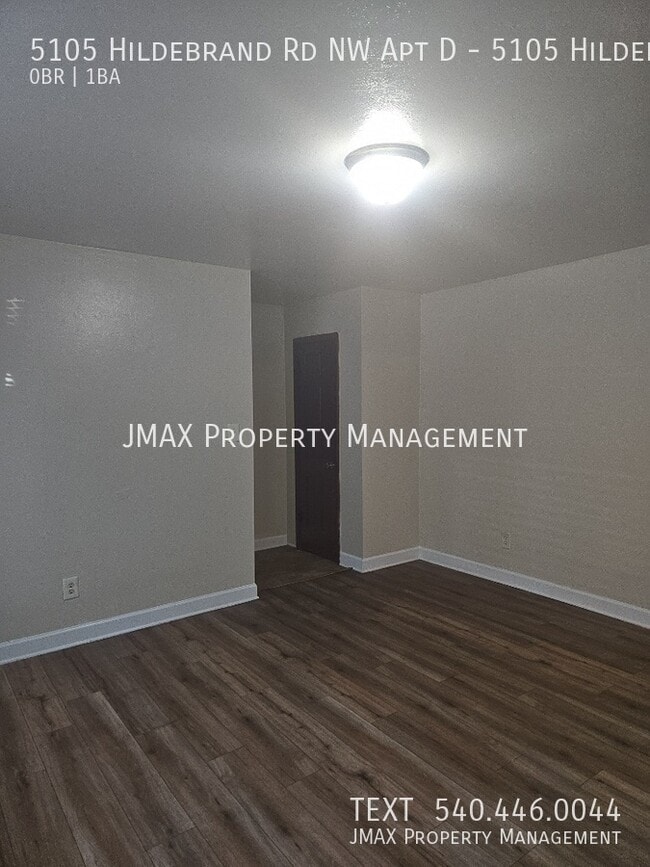 Foto del edificio - 5105 Hildebrand Rd NW