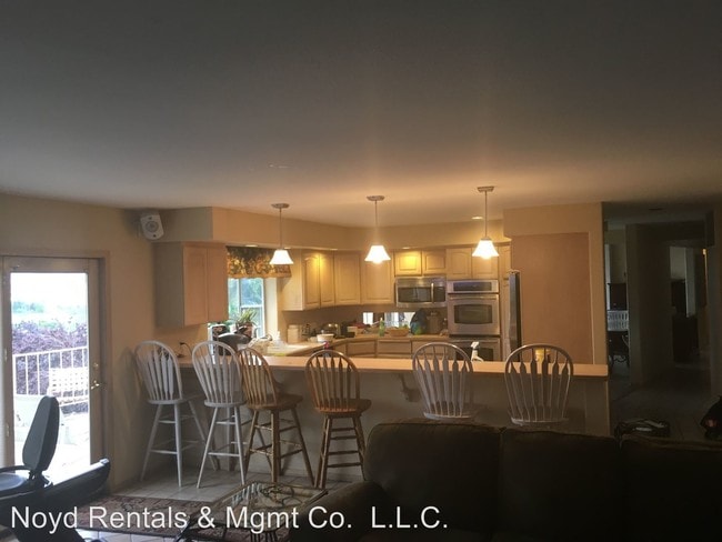 Building Photo - 5 br, 4.5 bath House - 3781 School