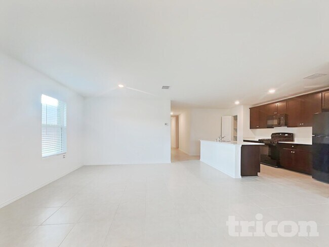 Foto del edificio - 700 Odlozil Ln