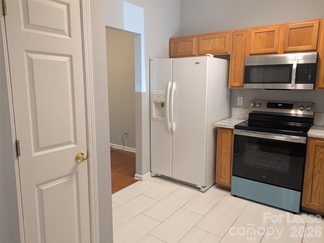 Building Photo - 18474 Streamline Ct