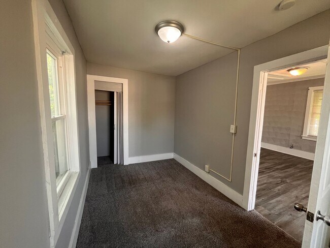 Foto del edificio - 2 bedroom 1 bath home in Rock Island