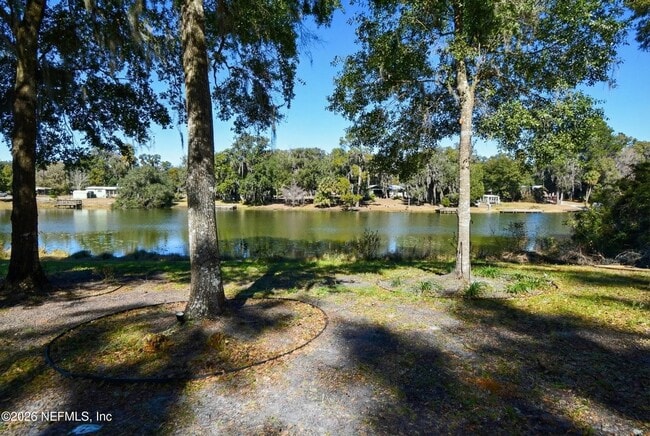 Building Photo - 204 Lakeview Dr