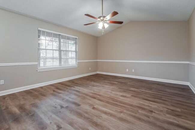 Building Photo - 2655 McCormick Woods Dr