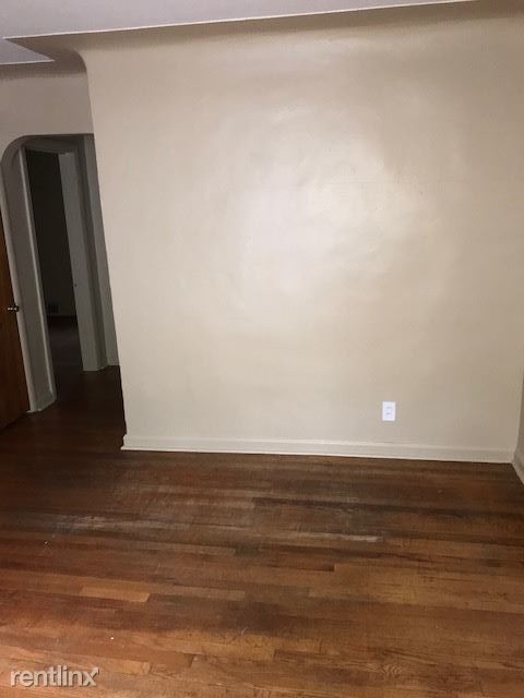 Building Photo - 4 br, 1.5 bath House - 2917 Temple St