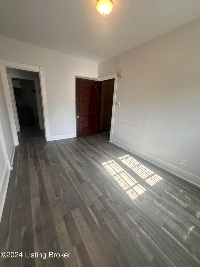 Building Photo - 1308 S Brook St