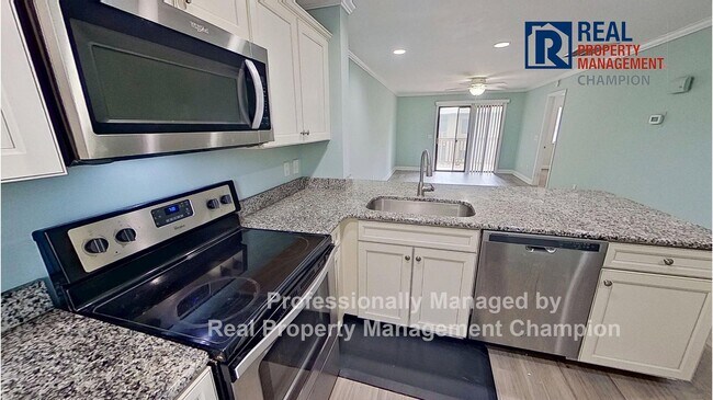 Foto del edificio - Beautiful Upper Level Condo with Convenien...