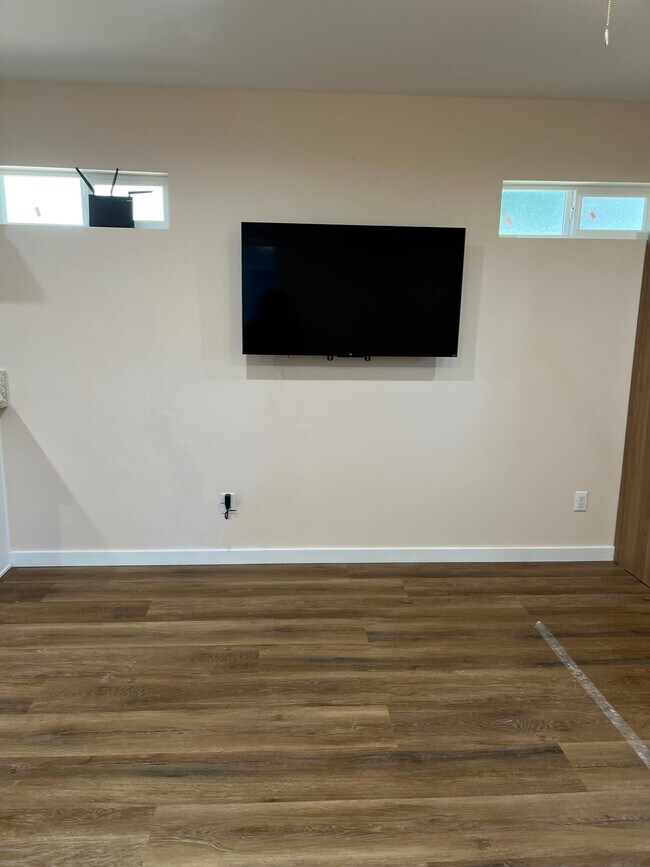 18005 Martha St Unit Guesthouse, Encino, CA 91316 Apartments in