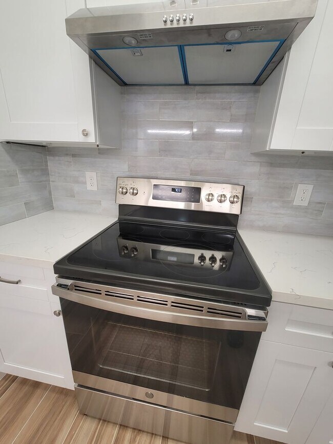 Foto del edificio - 7093 N Holiday Dr