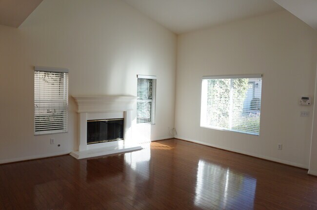 Foto del edificio - 11855 Birch Grove Ln