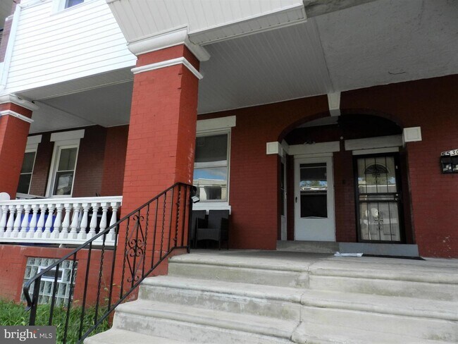 Building Photo - 5528 Walnut St