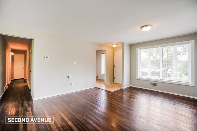 Building Photo - 642 Garden City Dr