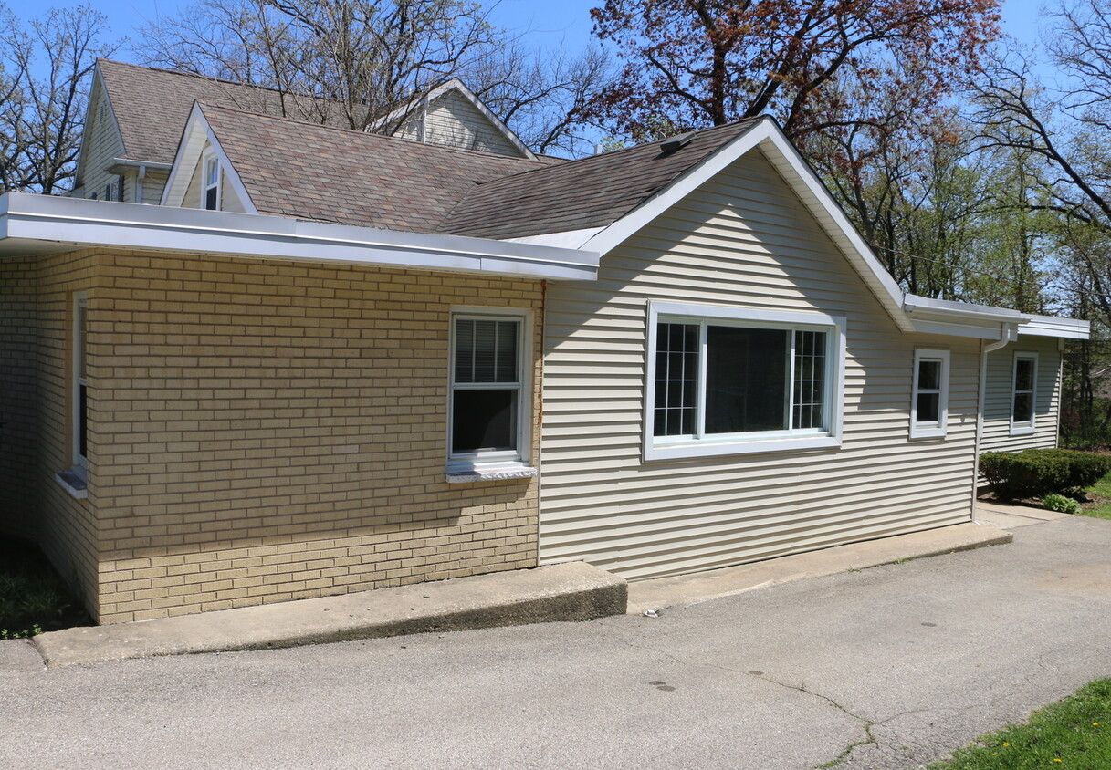 Primary Photo - 5107 W Orchard Dr