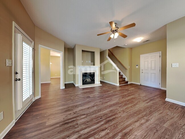 Foto del edificio - 582 Cotton Brook Dr