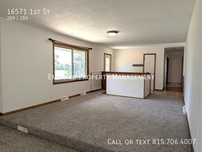 Building Photo - 16571 1st St