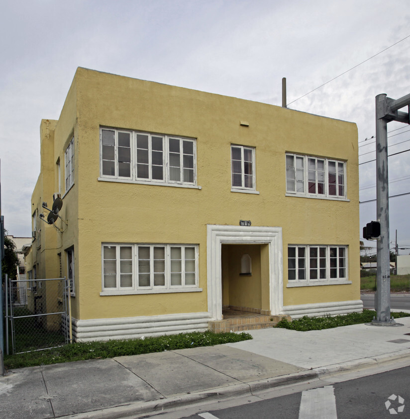 Foto del edificio - 700 SW 12th Ave