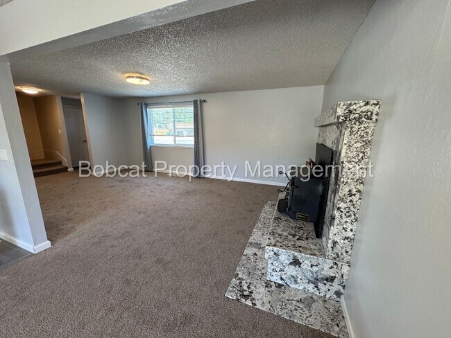 Building Photo - 20 Bodie Dr