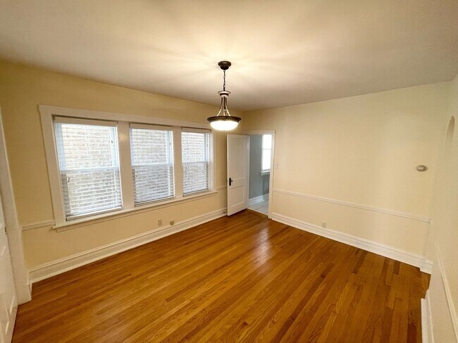 Building Photo - 3749 N Spaulding Ave