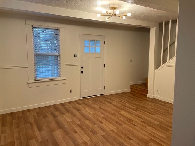 Building Photo - 325 Santa Clara Ave