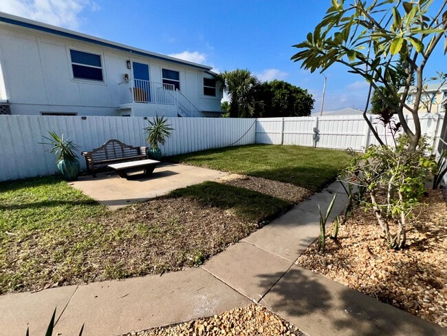 Foto del edificio - 1235 Beach Rd