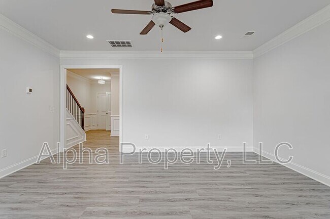 Foto del edificio - 502 Milbury Way