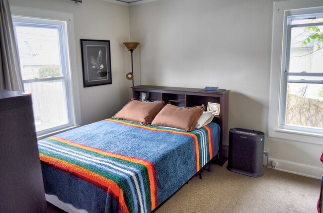 Building Photo - 6826 W Wisconsin Ave