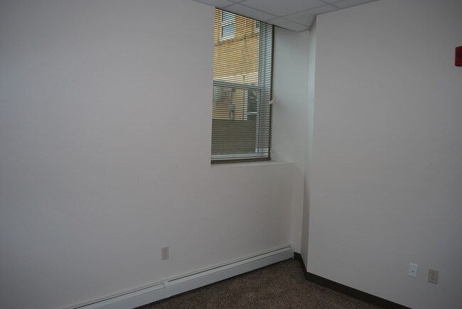 Foto del edificio - Essential Living - market rate apartments