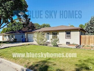 Building Photo - 2304 Iowa Ave