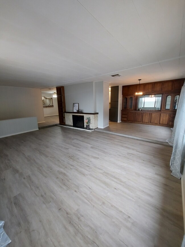 Building Photo - 10433 Overland Trl