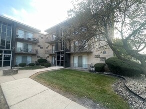 Building Photo - 3101 Bernice Rd