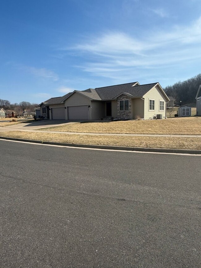 Building Photo - Remodeled 3BR 3BA Duplex in Black Earth – $2,950 Month-to-Month