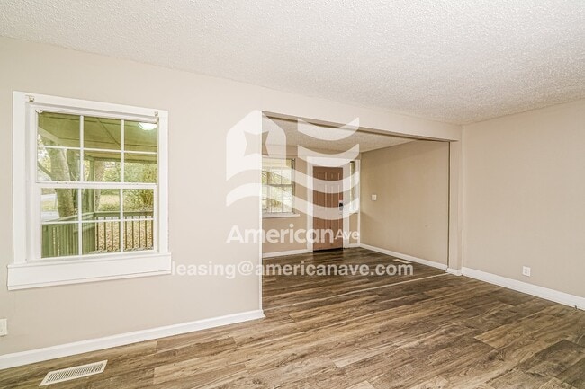 Building Photo - 760 Hopkins Dr