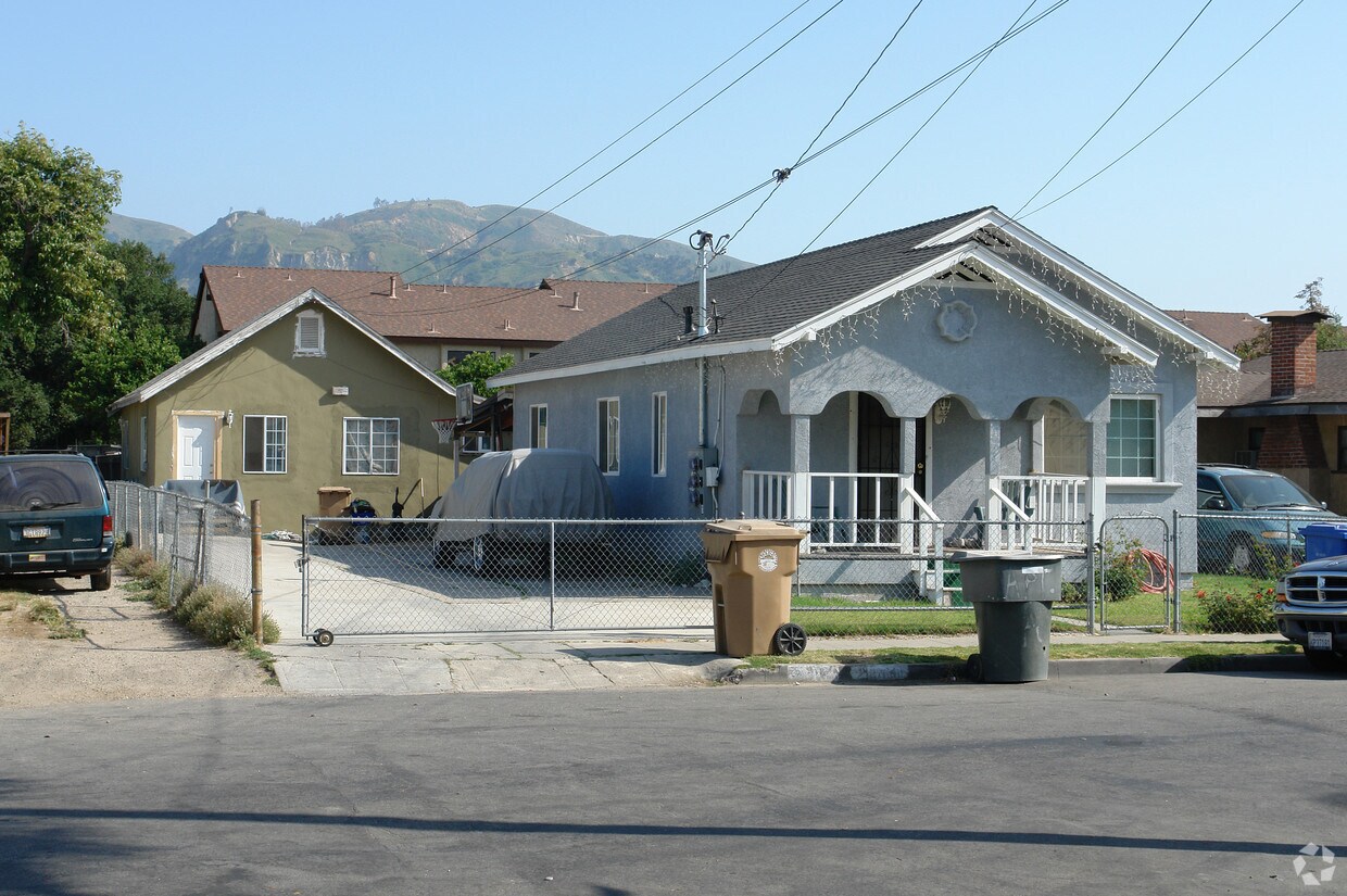 Primary Photo - 220 E Ventura St