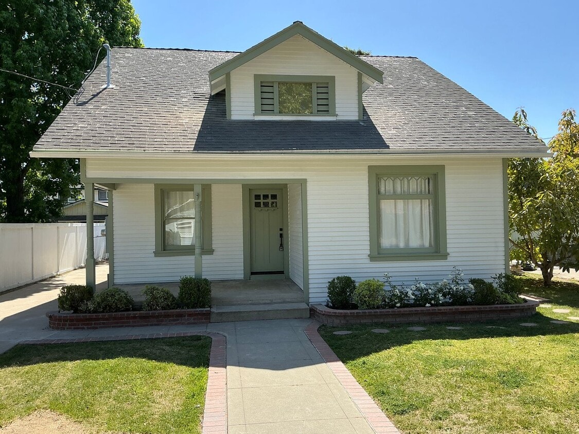447/449 South Grand St. - 447/449 South Grand St.
