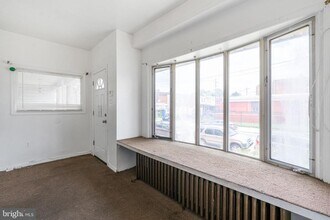 Building Photo - 2028 E Ontario St