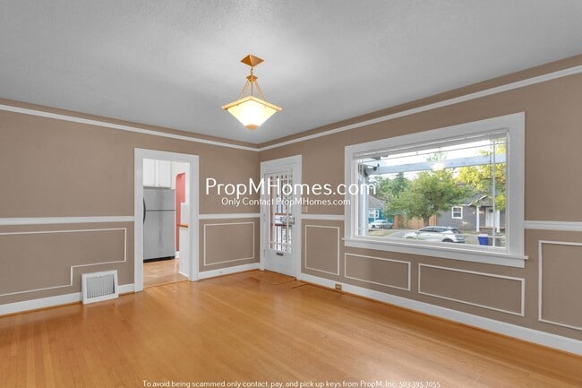 Building Photo - Charming Four Bedroom Home in NE!