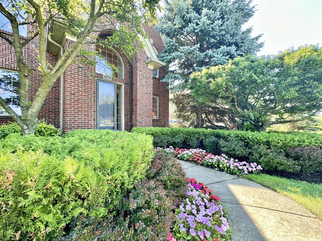 Foto del edificio - Spacious 4-Bed Colonial in Troy’s Stone Ha...