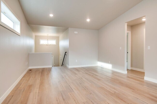 Foto del edificio - NEW BUILD: 4 bd/2 bath AVAILABLE ASAP