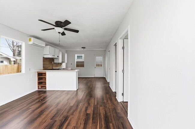 Foto del edificio - 3531 Cedar Hill Ln