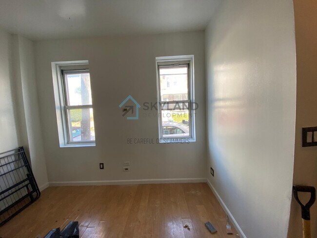 Building Photo - 5011 Jackson St