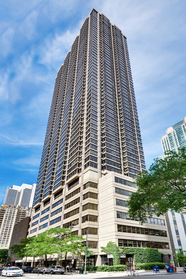 Building Photo - 30 E Huron St