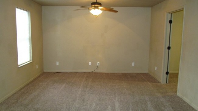 Building Photo - 16565 Hunters Ridge Ln