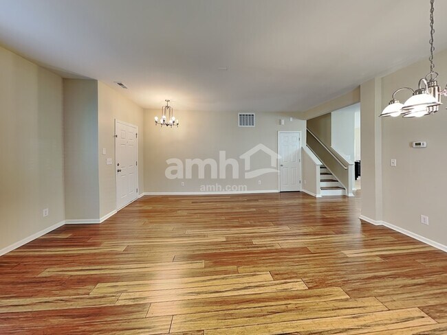 Building Photo - 2015 Bridleside Dr